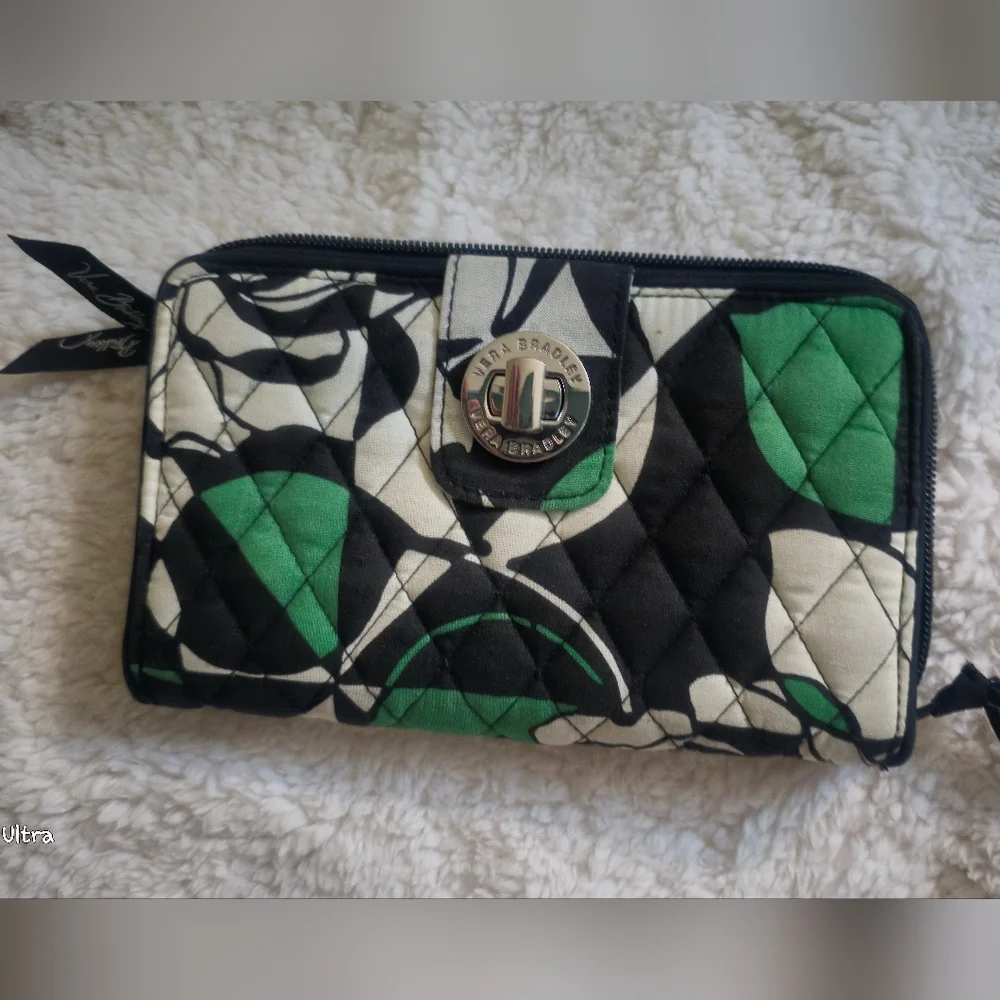 Vera Bradley turn lock wallet EUC - Picture 2 of 8